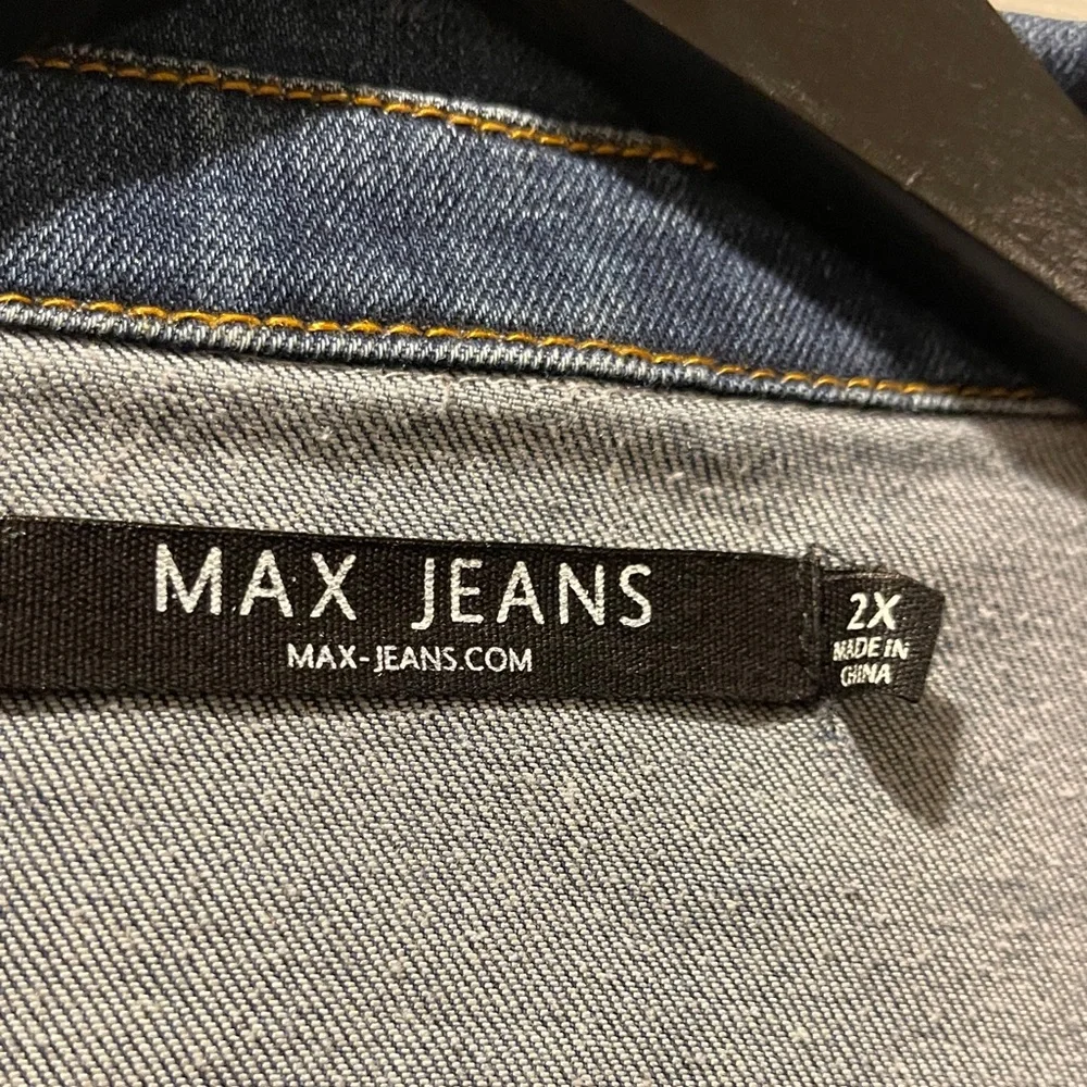 Max Jeans Blue Distressed Stretchy Denim Jacket with Floral Embroidery - Picture 2 of 13